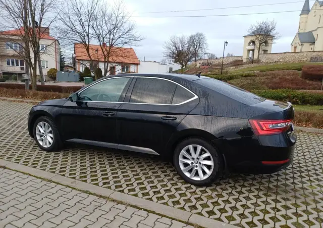 SKODA Superb 2.0 TDI Ambition