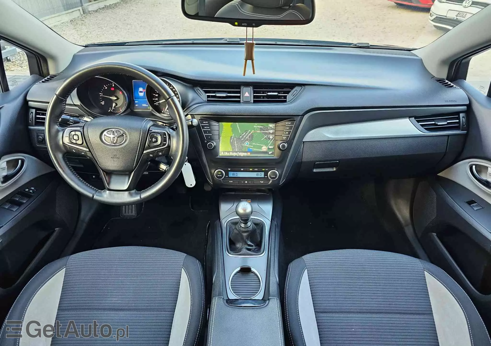 TOYOTA Avensis 2.0 D-4D Premium