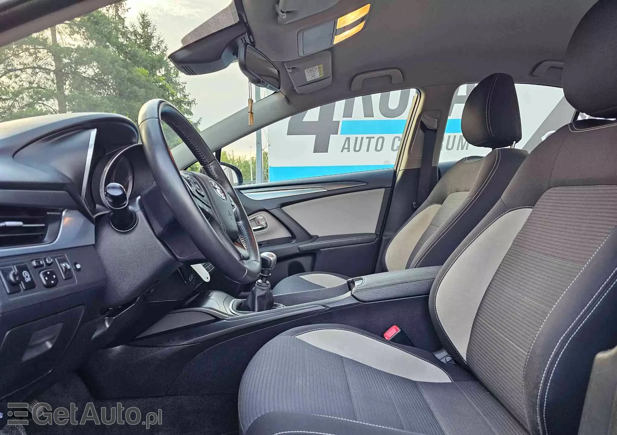 TOYOTA Avensis 2.0 D-4D Premium