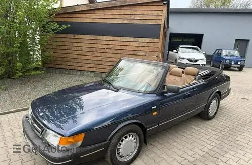 SAAB 900 