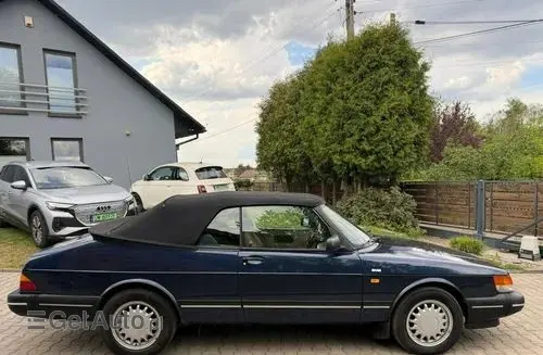 SAAB 900 