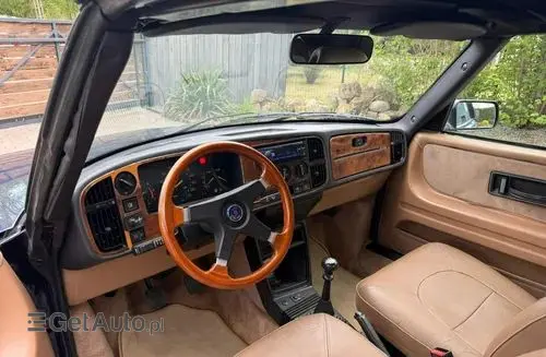 SAAB 900 