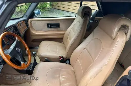 SAAB 900 