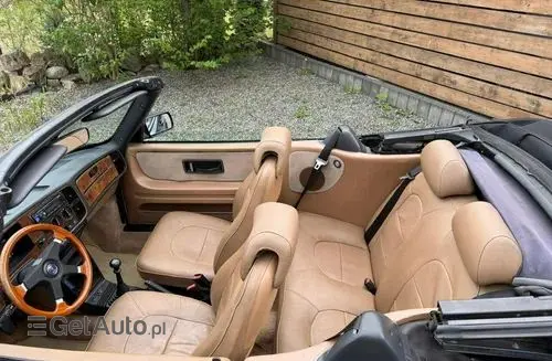 SAAB 900 