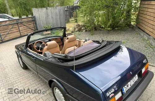 SAAB 900 