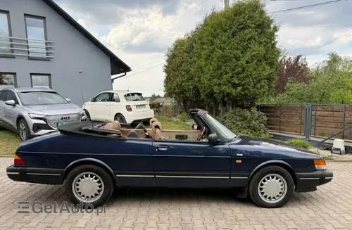 SAAB 900 