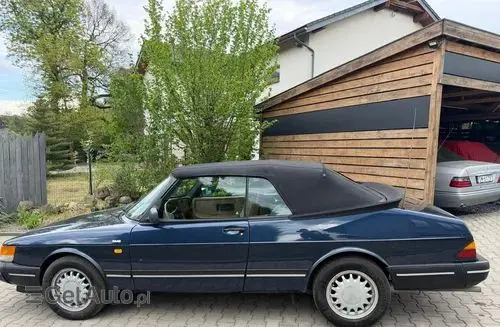 SAAB 900 