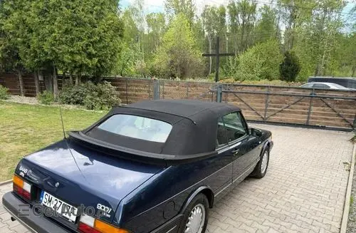 SAAB 900 