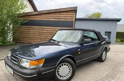 SAAB 900 