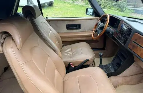 SAAB 900 