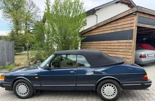 SAAB 900 