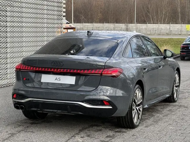 AUDI A5 Limousine 