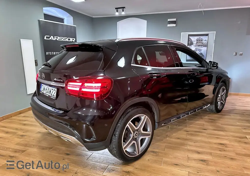 MERCEDES-BENZ GLA 220 4-Matic AMG Line