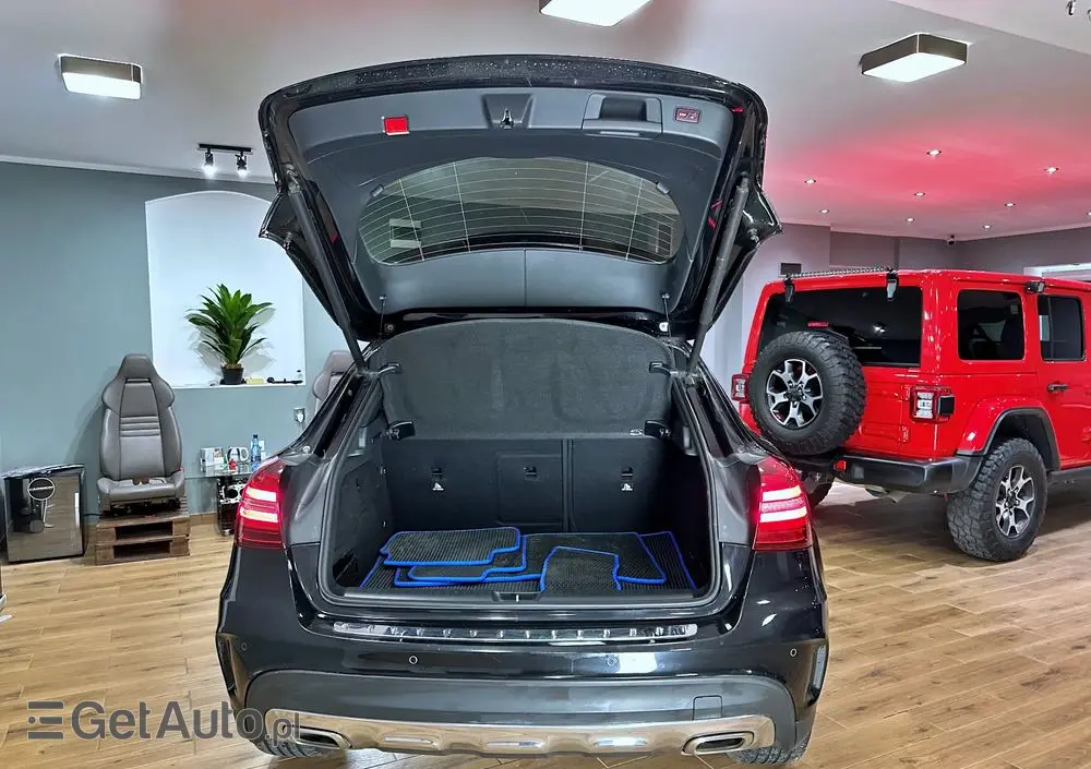 MERCEDES-BENZ GLA 220 4-Matic AMG Line
