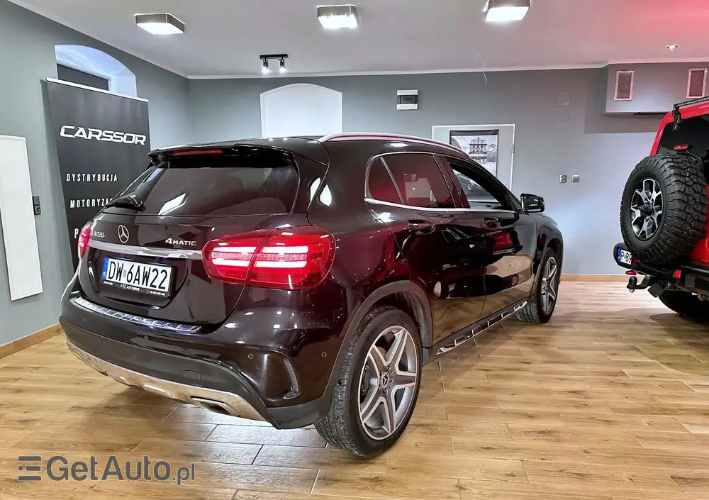 MERCEDES-BENZ GLA 220 4-Matic AMG Line