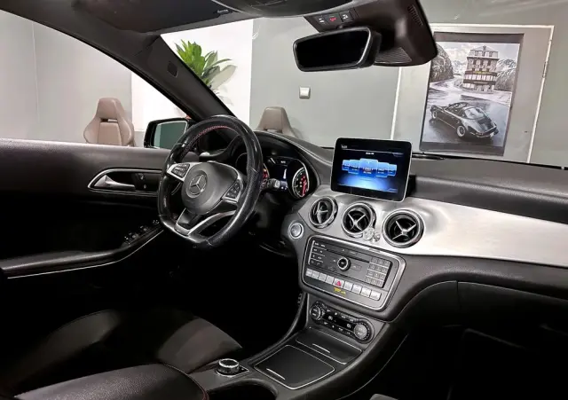 MERCEDES-BENZ GLA 220 4-Matic AMG Line