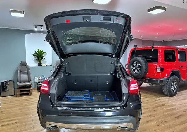 MERCEDES-BENZ GLA 220 4-Matic AMG Line