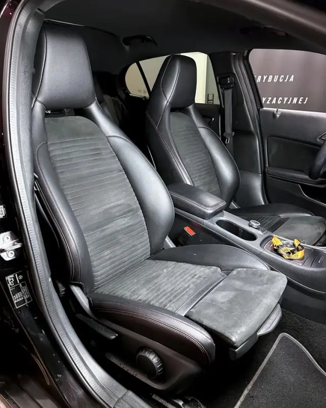 MERCEDES-BENZ GLA 220 4-Matic AMG Line