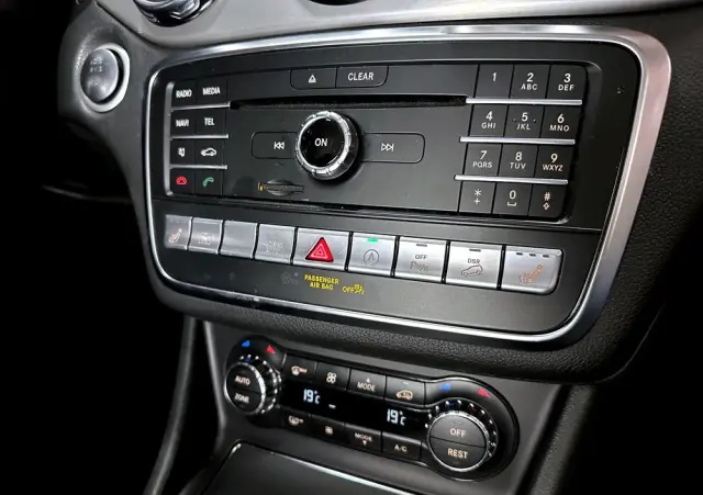 MERCEDES-BENZ GLA 220 4-Matic AMG Line