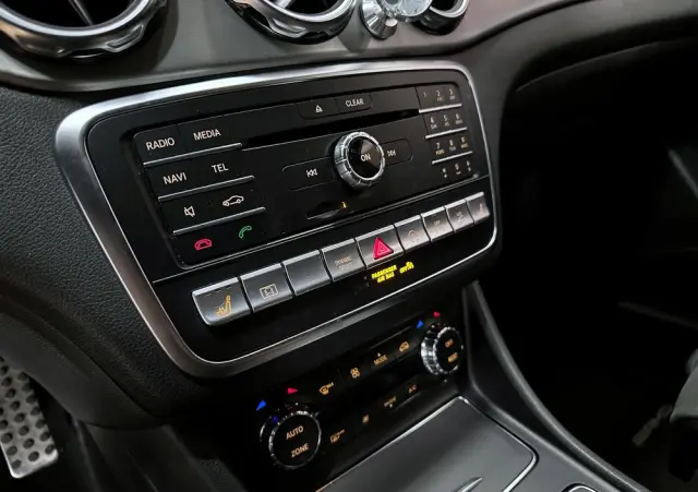 MERCEDES-BENZ GLA 220 4-Matic AMG Line