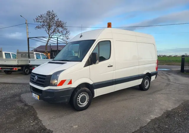 VOLKSWAGEN Crafter blaszak z zabudową warsztatową sortimo klima super stan 