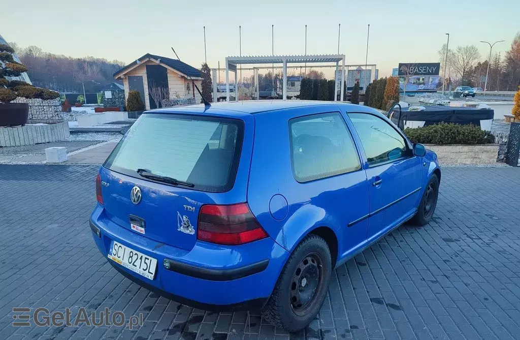 VOLKSWAGEN Golf 