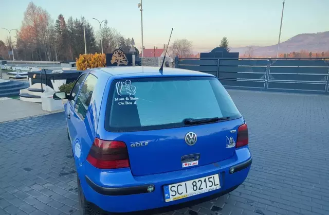 VOLKSWAGEN Golf 
