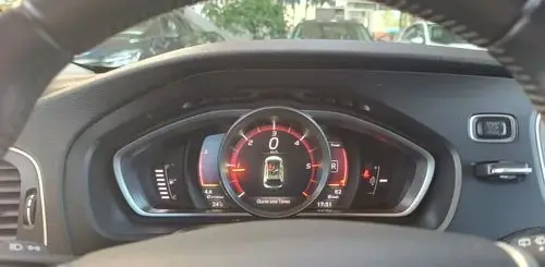 VOLVO V40 Cross Country 