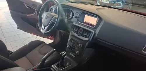 VOLVO V40 Cross Country 