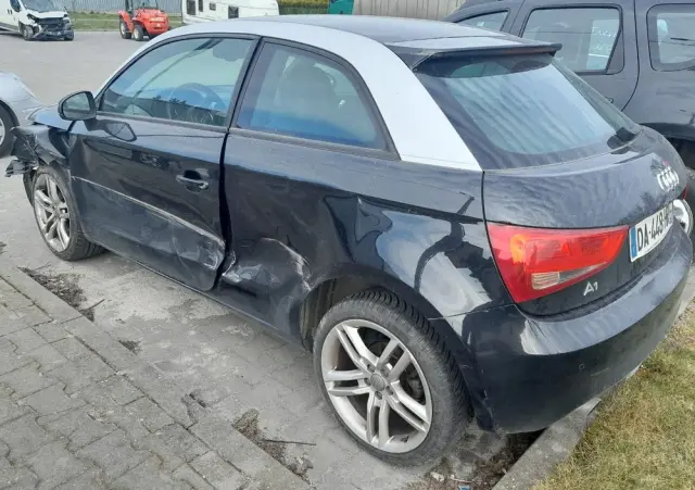 AUDI A1 Sportback 1.6 TDI S tronic S line edition