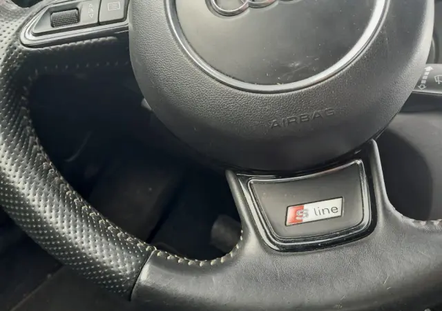 AUDI A1 Sportback 1.6 TDI S tronic S line edition