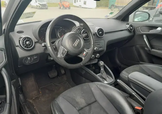 AUDI A1 Sportback 1.6 TDI S tronic S line edition