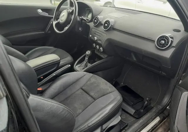 AUDI A1 Sportback 1.6 TDI S tronic S line edition