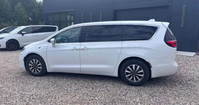 CHRYSLER Pacifica 