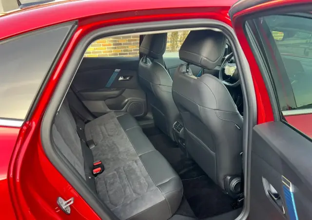 CITROËN C4X ë-SERIES