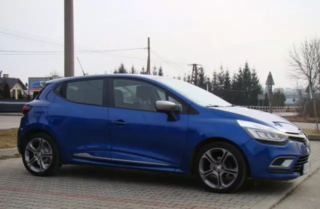 RENAULT Clio 