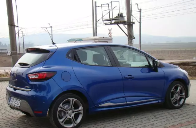 RENAULT Clio 