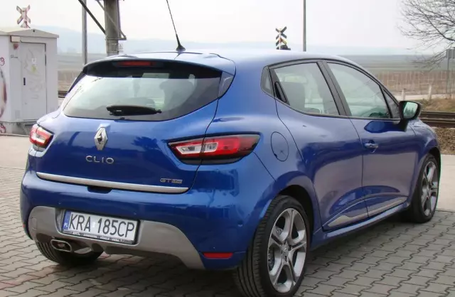 RENAULT Clio 