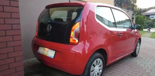 VOLKSWAGEN Up! 
