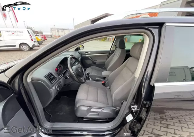 VOLKSWAGEN Golf Highline