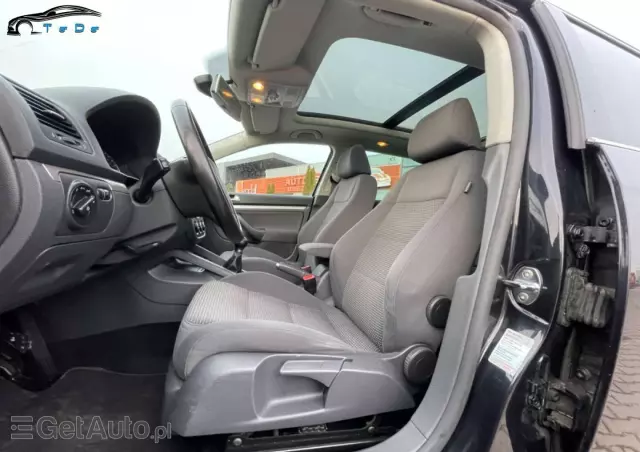 VOLKSWAGEN Golf Highline