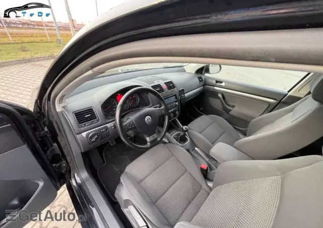 VOLKSWAGEN Golf Highline