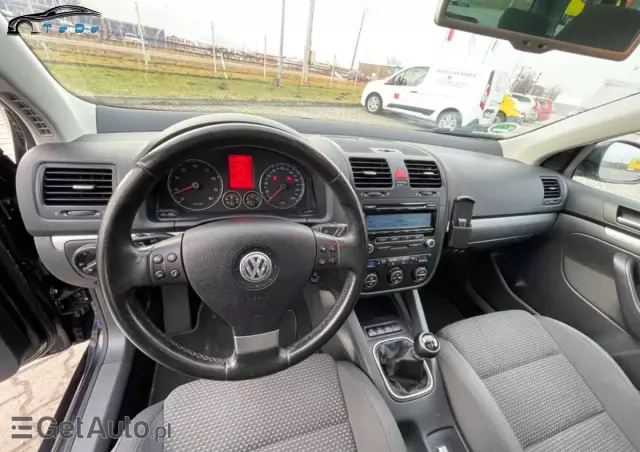 VOLKSWAGEN Golf Highline