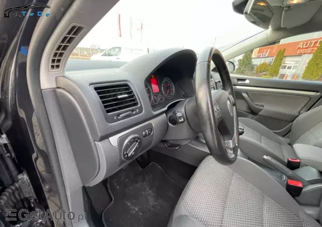 VOLKSWAGEN Golf Highline