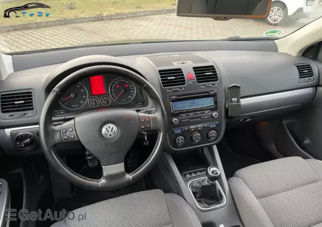 VOLKSWAGEN Golf Highline