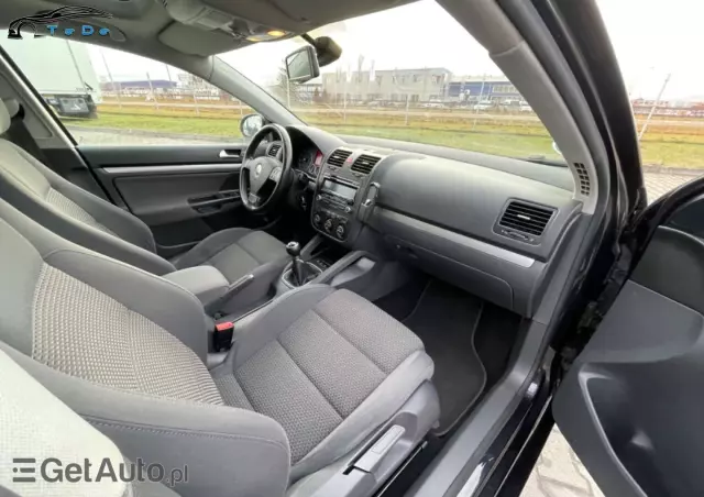 VOLKSWAGEN Golf Highline