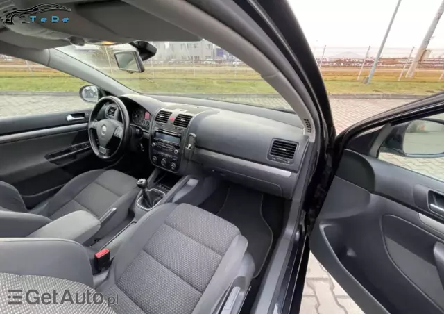 VOLKSWAGEN Golf Highline