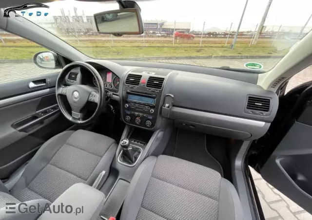 VOLKSWAGEN Golf Highline