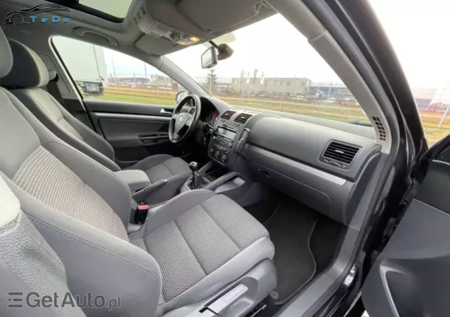 VOLKSWAGEN Golf Highline