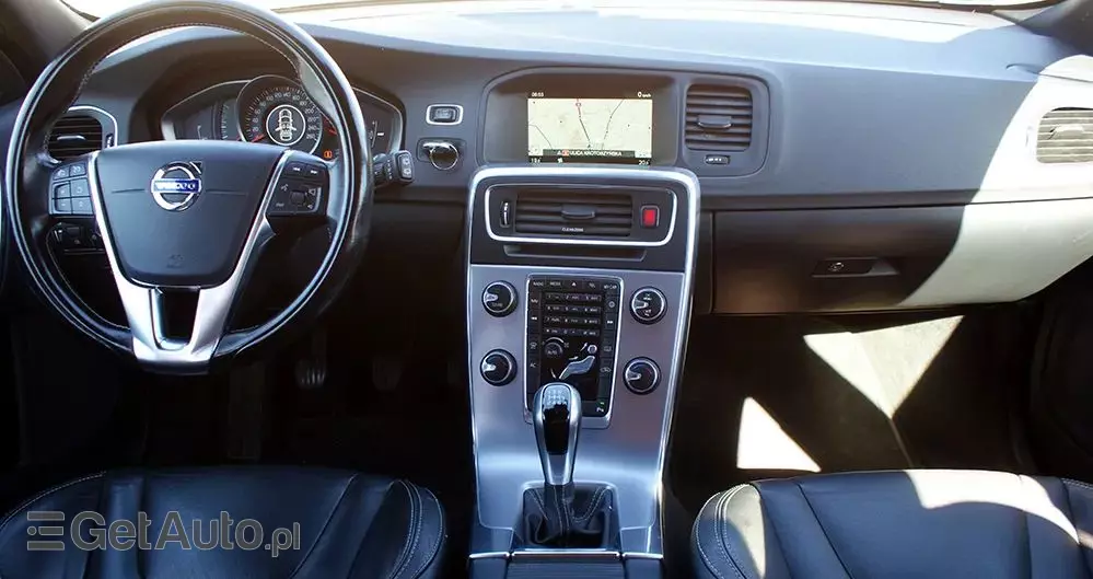 VOLVO V60 D2 Drive-E Momentum